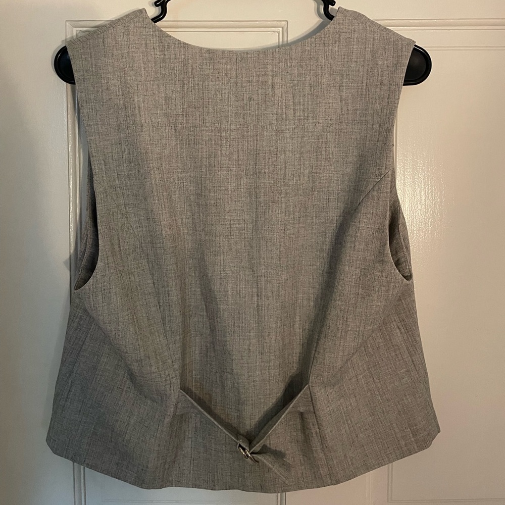 Chic Gray Button-Down Vest - image 2